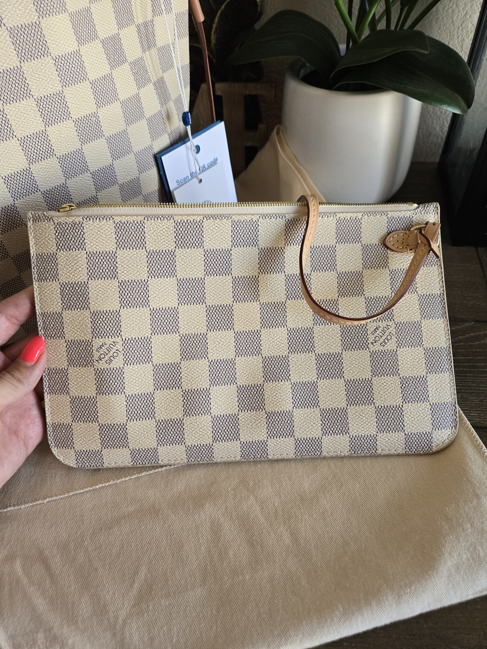 Authentic Louis Vuitton Damier Azur Neverfull MM - Picture 2 of 11